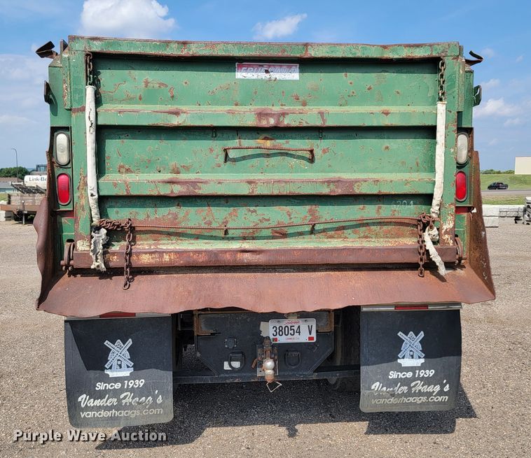 image for item ML9415 1999 Peterbilt 330  dump truck
