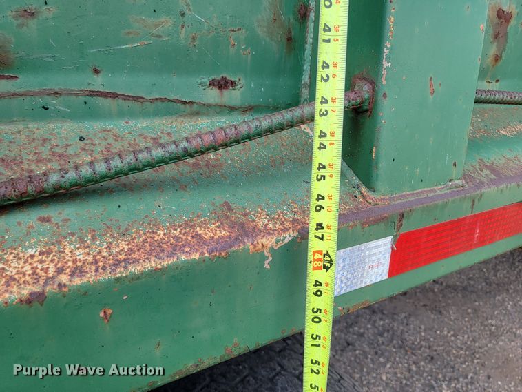 image for item ML9415 1999 Peterbilt 330  dump truck