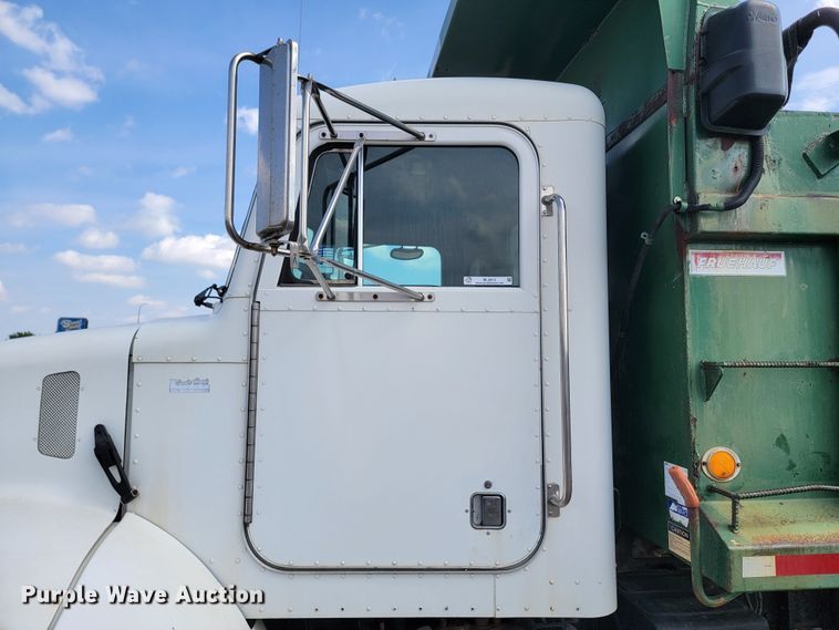 image for item ML9415 1999 Peterbilt 330  dump truck