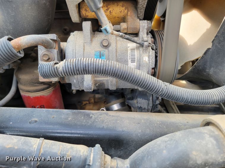 image for item ML9415 1999 Peterbilt 330  dump truck