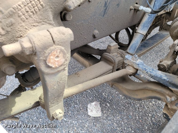 image for item ML9415 1999 Peterbilt 330  dump truck