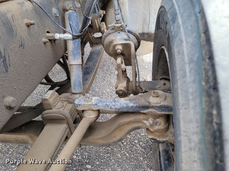 image for item ML9415 1999 Peterbilt 330  dump truck