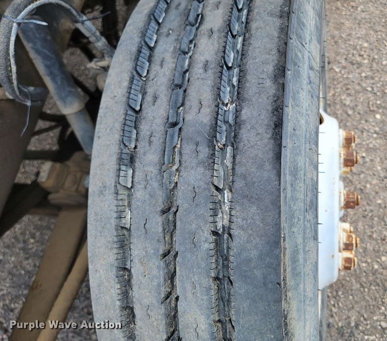 image for item ML9415 1999 Peterbilt 330  dump truck