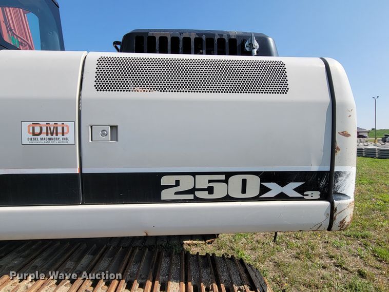 image for item ML9416 2013 Link-Belt 250X3 LF  long reach excavator