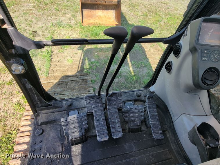 image for item ML9416 2013 Link-Belt 250X3 LF  long reach excavator