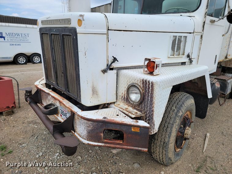 image for item ML9420 1977 International F-5070  tank truck