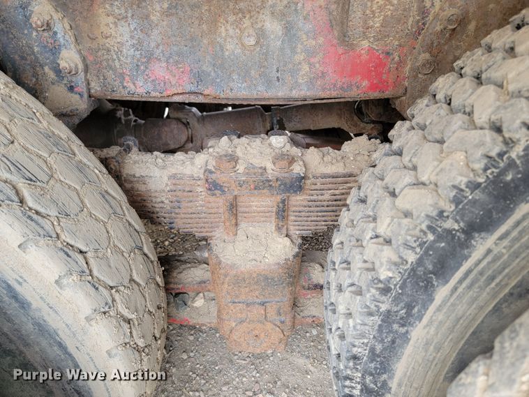 image for item ML9420 1977 International F-5070  tank truck