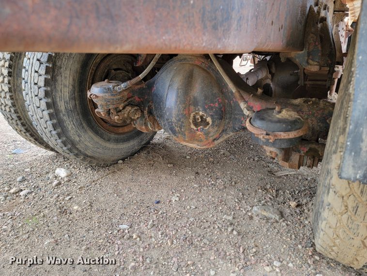 image for item ML9420 1977 International F-5070  tank truck