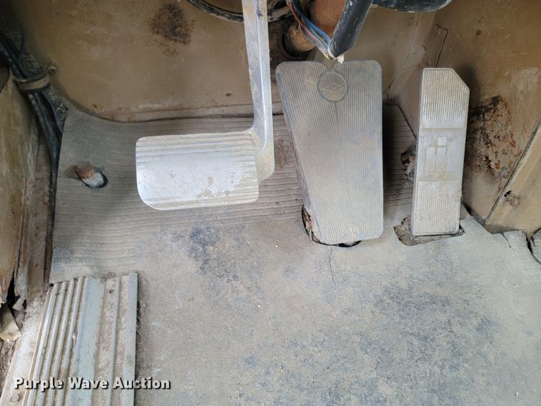 image for item ML9420 1977 International F-5070  tank truck