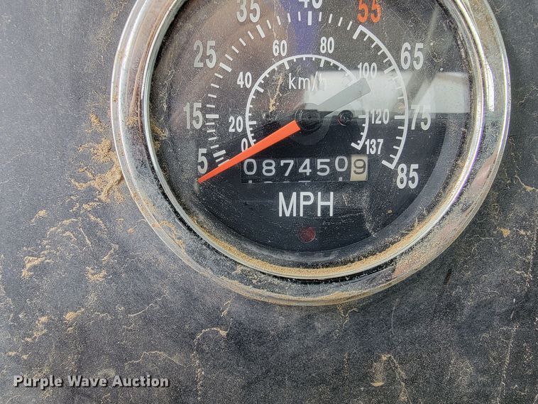 image for item ML9420 1977 International F-5070  tank truck