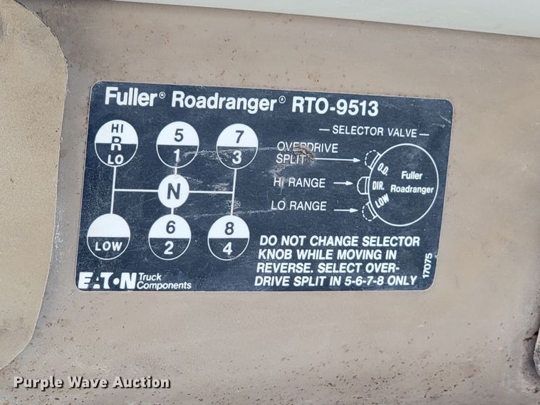 image for item ML9420 1977 International F-5070  tank truck