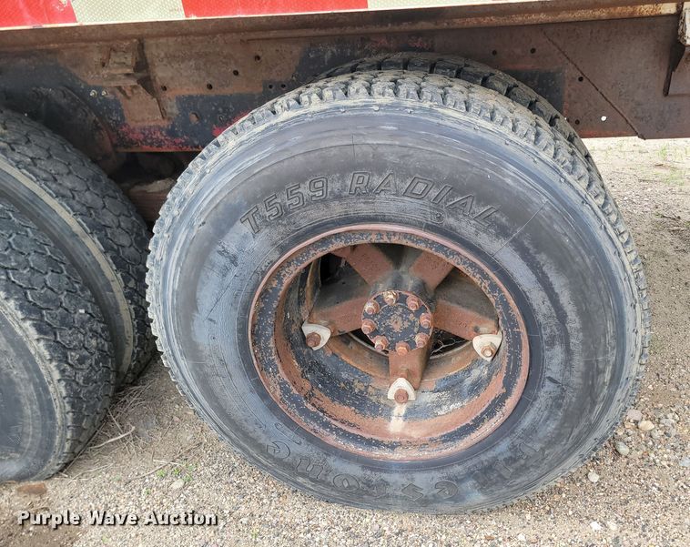 image for item ML9420 1977 International F-5070  tank truck