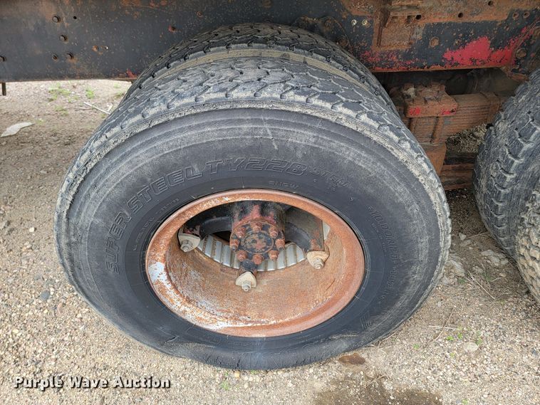 image for item ML9420 1977 International F-5070  tank truck