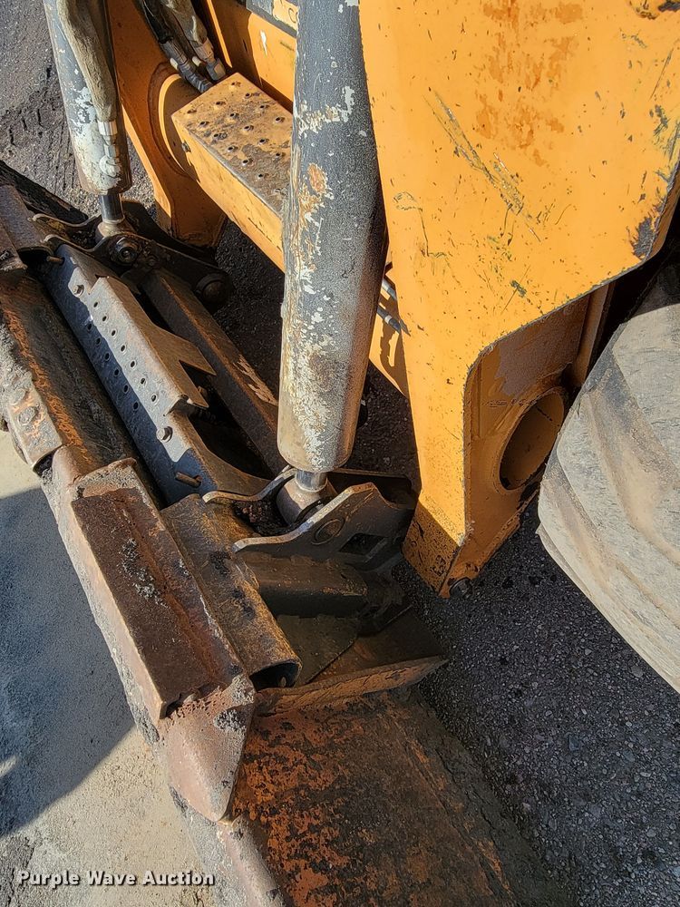 image for item ML9425 2012 Case SV250  skid steer loader