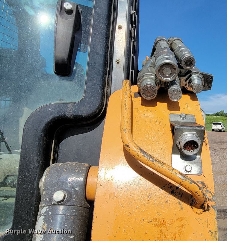 image for item ML9425 2012 Case SV250  skid steer loader