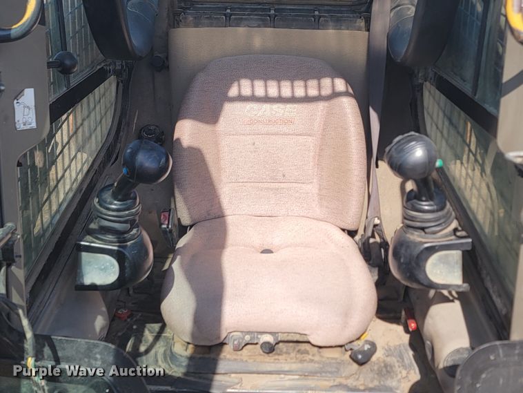 image for item ML9425 2012 Case SV250  skid steer loader