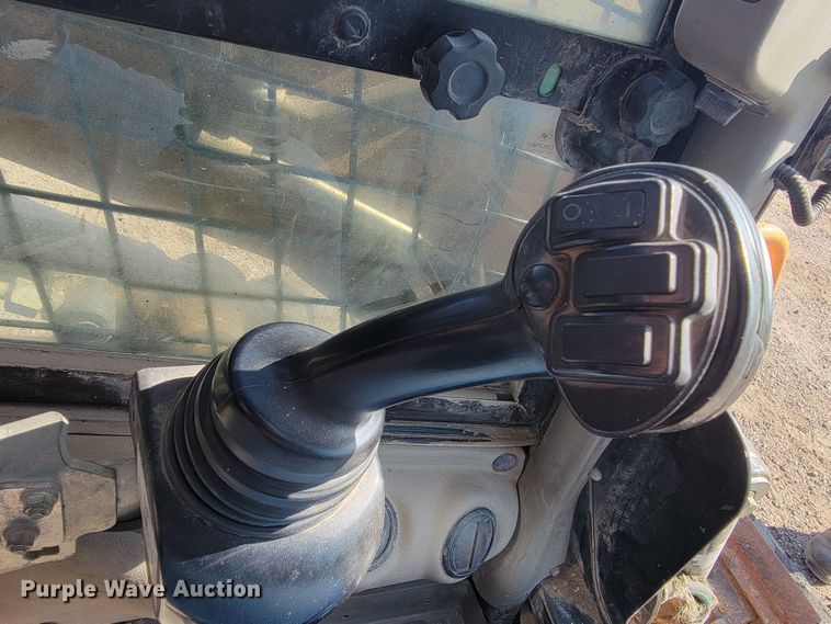 image for item ML9425 2012 Case SV250  skid steer loader