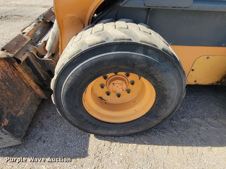 image for item ML9425 2012 Case SV250  skid steer loader