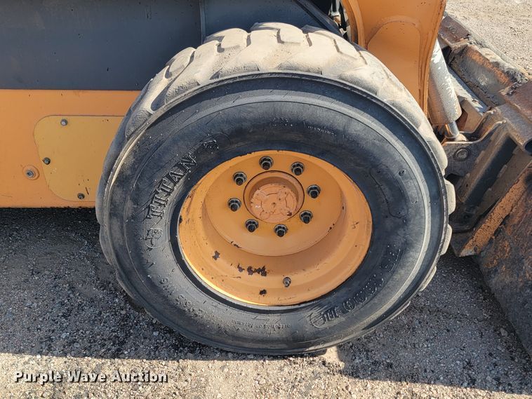 image for item ML9425 2012 Case SV250  skid steer loader