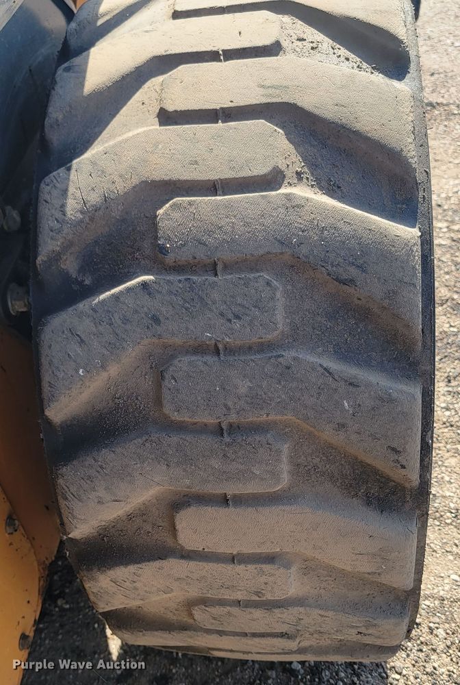 image for item ML9425 2012 Case SV250  skid steer loader