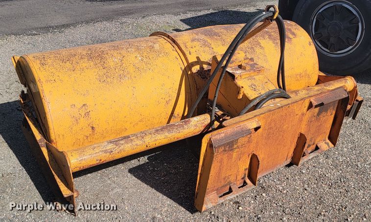 image for item ML9427 88" W skid steer broom