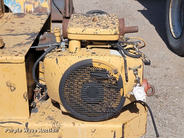 image for item ML9429 Neal  asphalt sealant squeegee machine