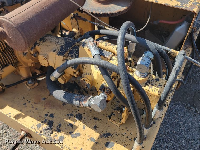 image for item ML9429 Neal  asphalt sealant squeegee machine