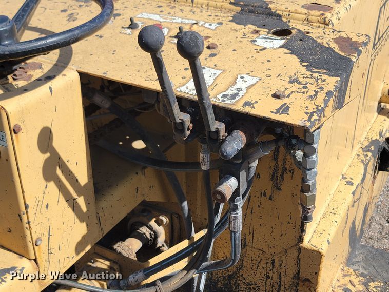 image for item ML9429 Neal  asphalt sealant squeegee machine