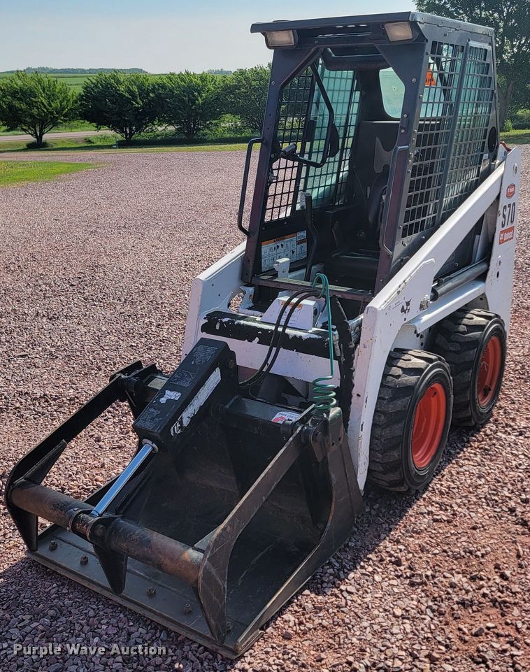 image for item ML9445 2013 Bobcat S70  skid steer loader