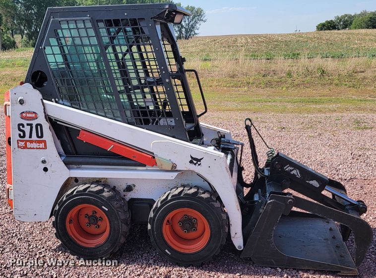 image for item ML9445 2013 Bobcat S70  skid steer loader