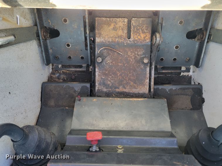 image for item ML9445 2013 Bobcat S70  skid steer loader