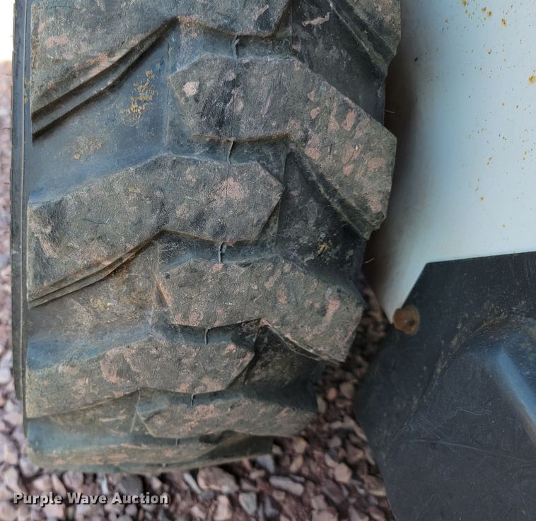 image for item ML9445 2013 Bobcat S70  skid steer loader