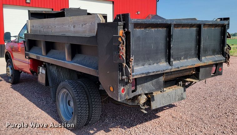 image for item ML9446 2001 Ford F550 Super Duty XL  dump truck