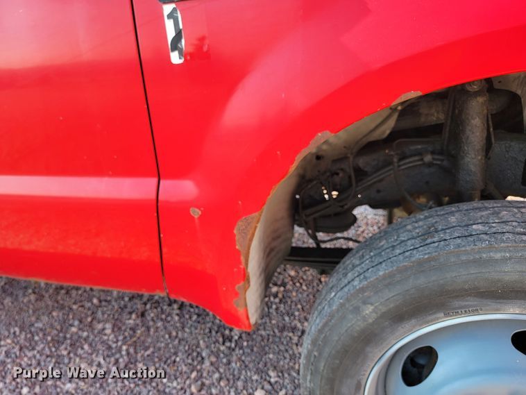 image for item ML9446 2001 Ford F550 Super Duty XL  dump truck