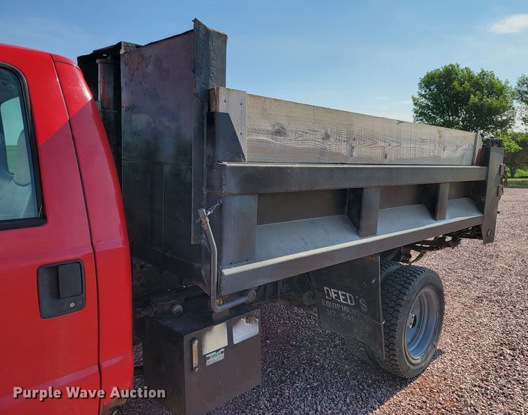 image for item ML9446 2001 Ford F550 Super Duty XL  dump truck