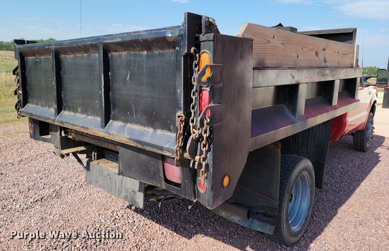 image for item ML9446 2001 Ford F550 Super Duty XL  dump truck