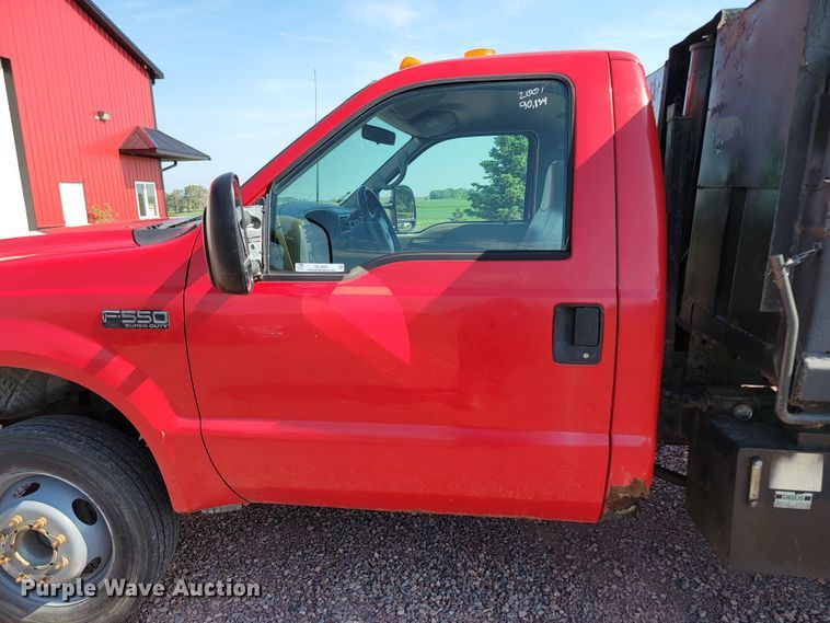 image for item ML9446 2001 Ford F550 Super Duty XL  dump truck