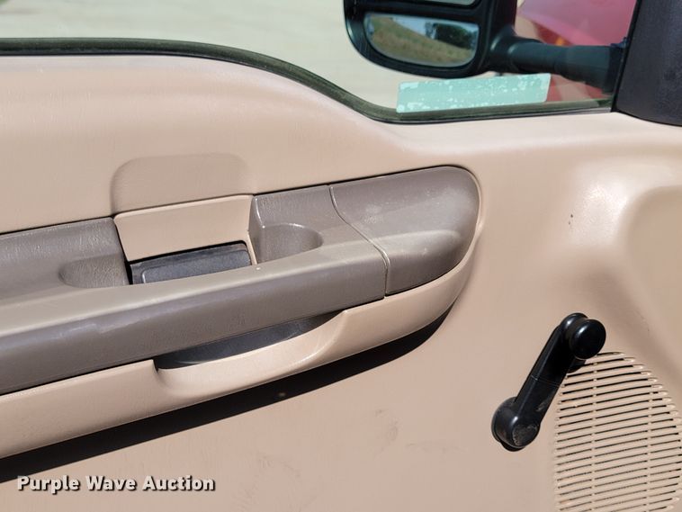 image for item ML9446 2001 Ford F550 Super Duty XL  dump truck