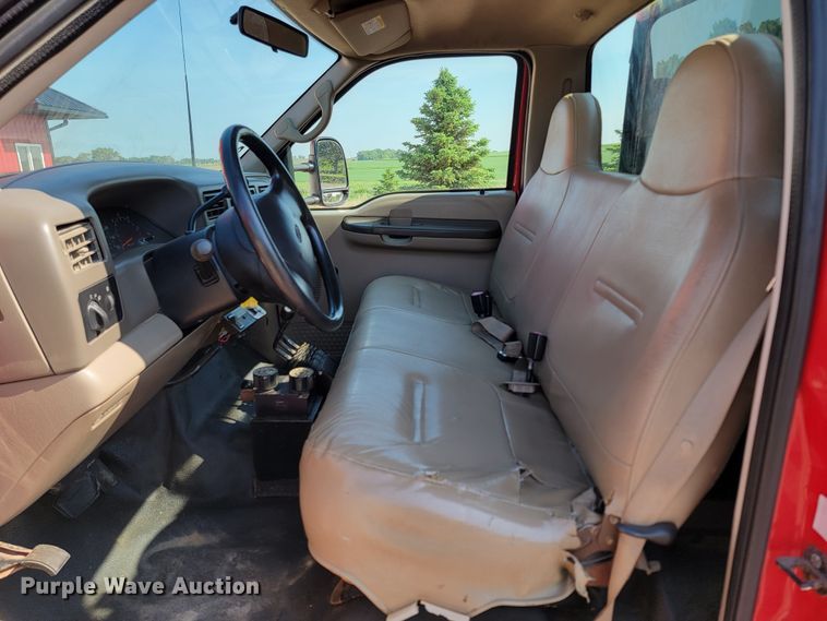 image for item ML9446 2001 Ford F550 Super Duty XL  dump truck