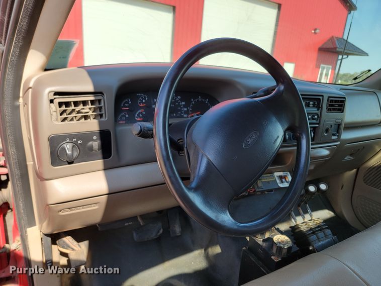 image for item ML9446 2001 Ford F550 Super Duty XL  dump truck