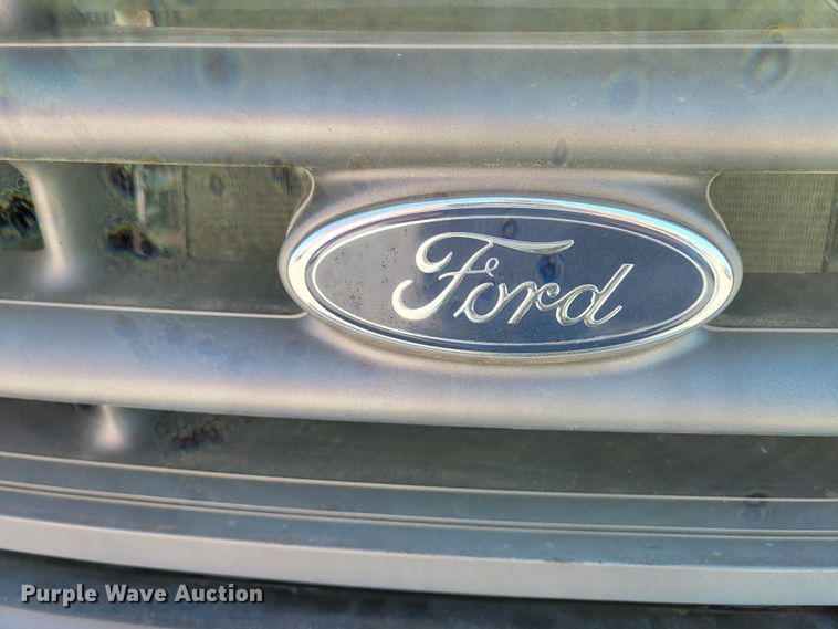 image for item ML9446 2001 Ford F550 Super Duty XL  dump truck