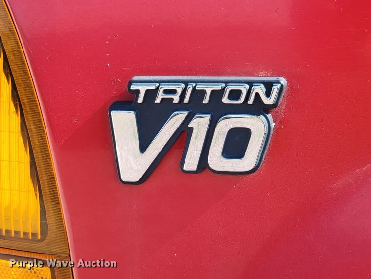 image for item ML9446 2001 Ford F550 Super Duty XL  dump truck