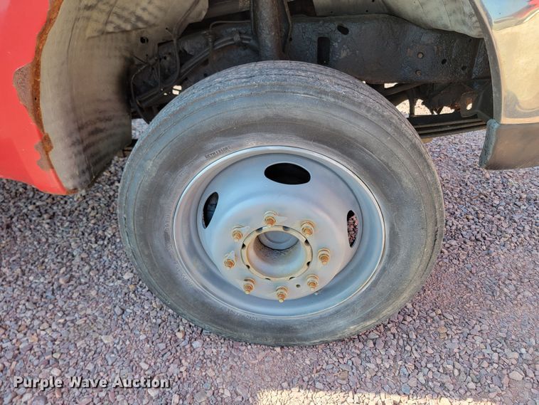 image for item ML9446 2001 Ford F550 Super Duty XL  dump truck