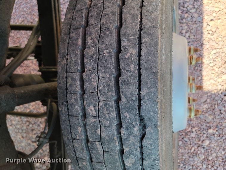 image for item ML9446 2001 Ford F550 Super Duty XL  dump truck