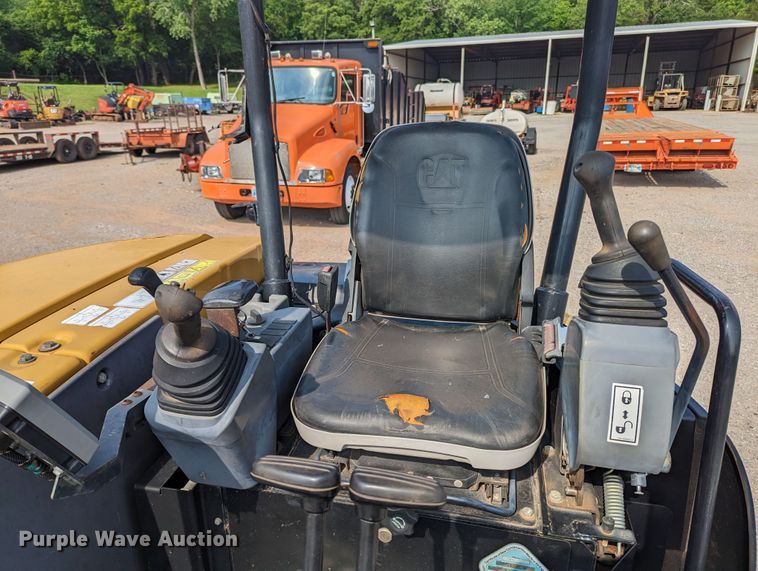 image for item MO9038 2012 Caterpillar 305ECR  mini excavator