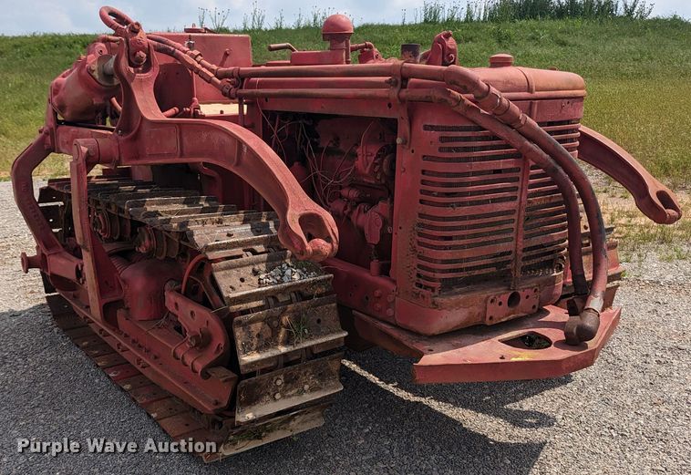 International T9 dozer in Oklahoma City, OK Item MO9040 sold Purple