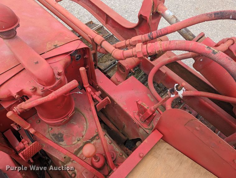 image for item MO9040 International T9  dozer