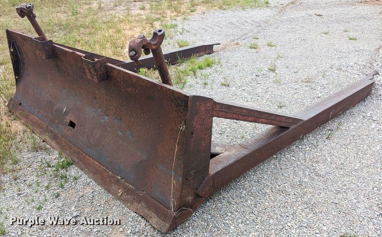 image for item MO9040 International T9  dozer