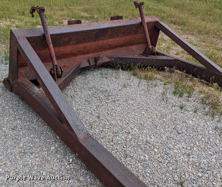 image for item MO9040 International T9  dozer