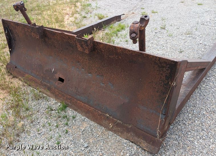 image for item MO9040 International T9  dozer